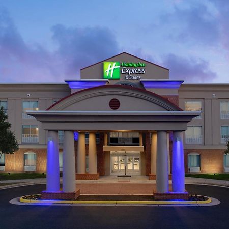 Holiday Inn Express & Suites Alexandria - Fort Belvoir By Ihg Eksteriør bilde