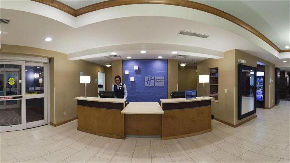 Holiday Inn Express & Suites Alexandria - Fort Belvoir By Ihg Eksteriør bilde