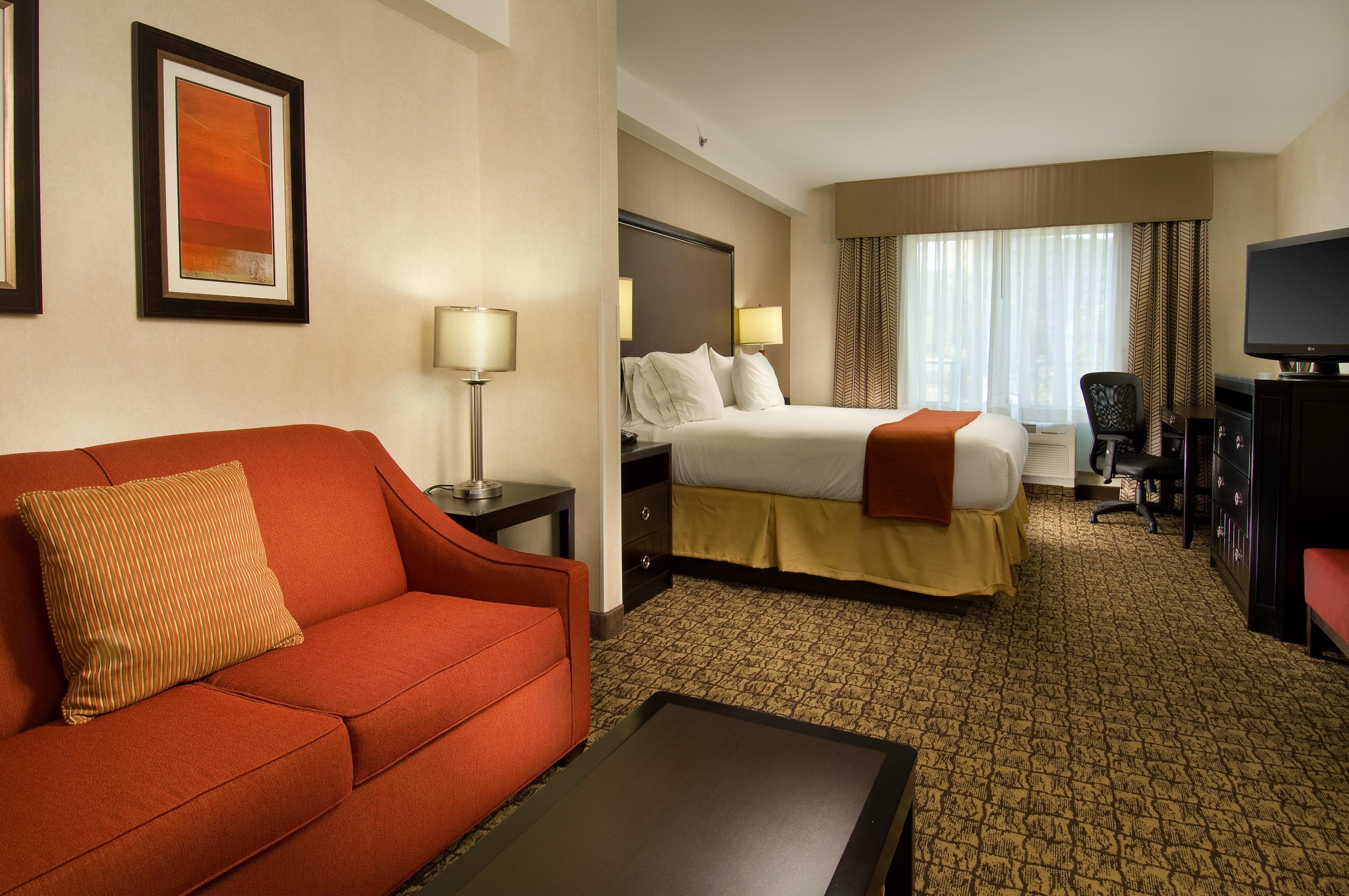 Holiday Inn Express & Suites Alexandria - Fort Belvoir By Ihg Eksteriør bilde