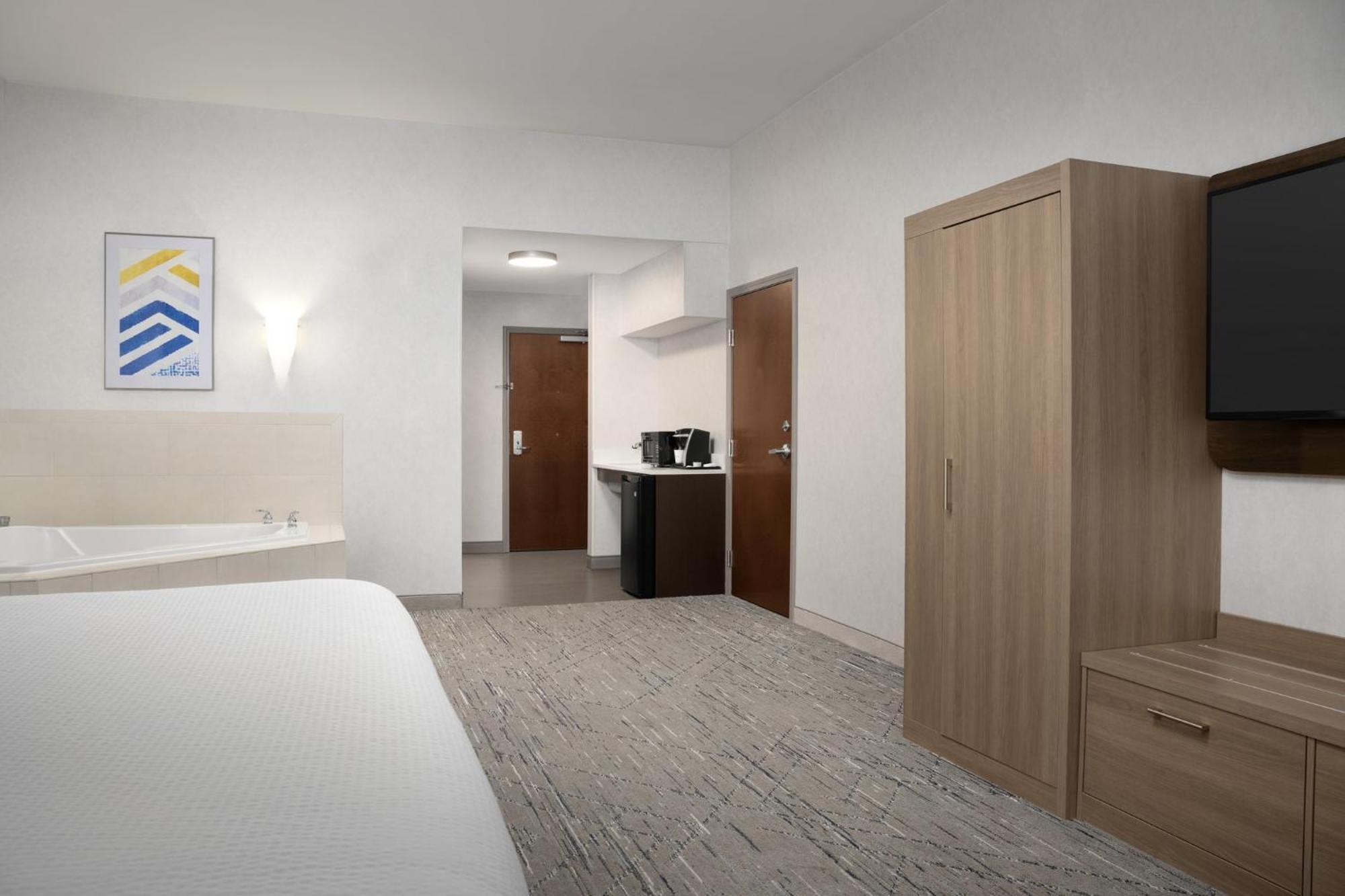 Holiday Inn Express & Suites Alexandria - Fort Belvoir By Ihg Eksteriør bilde