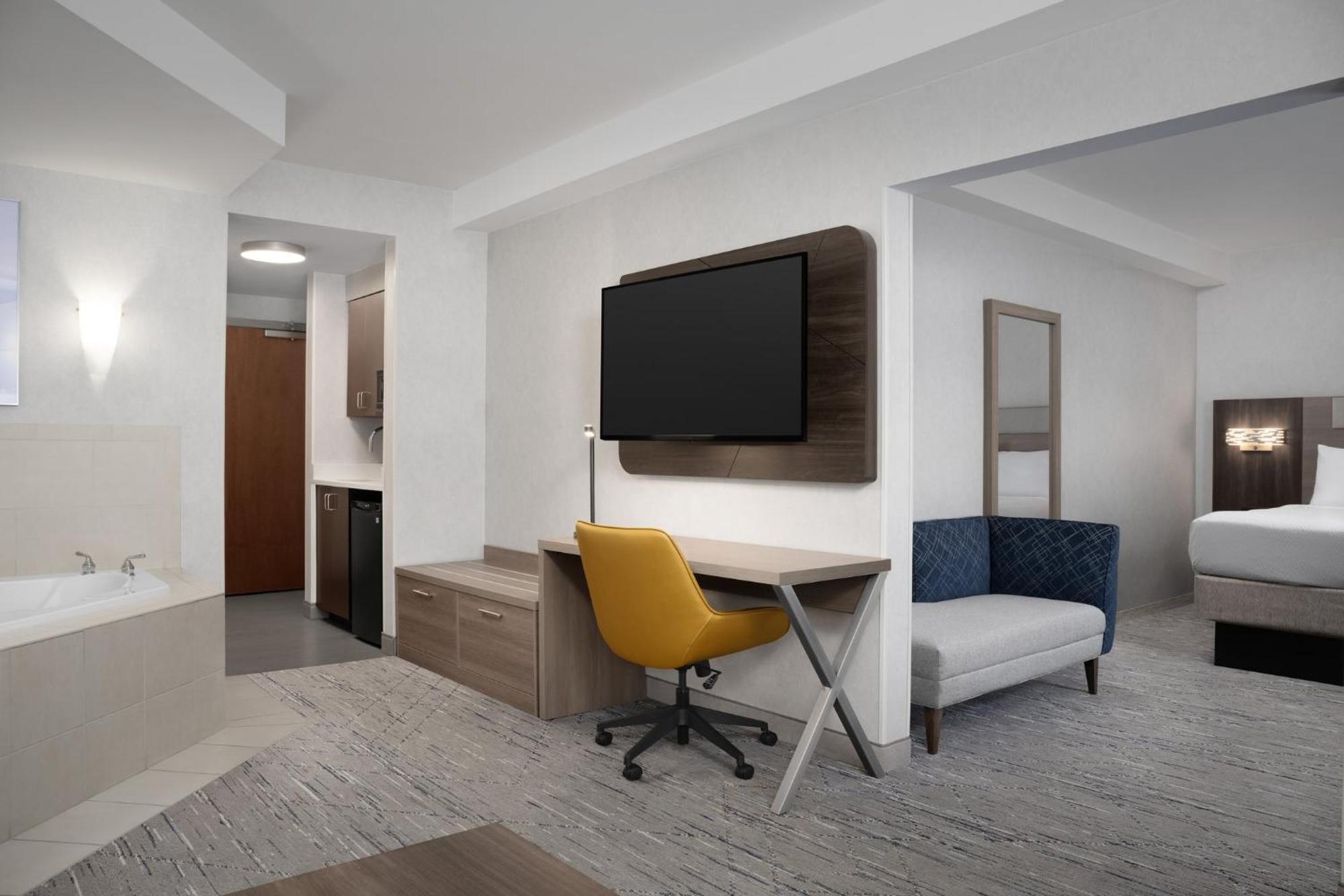 Holiday Inn Express & Suites Alexandria - Fort Belvoir By Ihg Eksteriør bilde