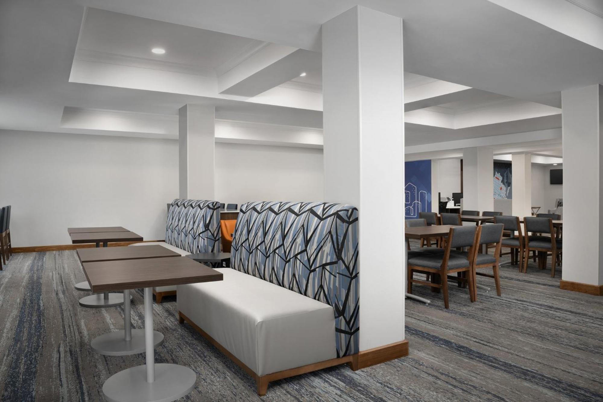 Holiday Inn Express & Suites Alexandria - Fort Belvoir By Ihg Eksteriør bilde