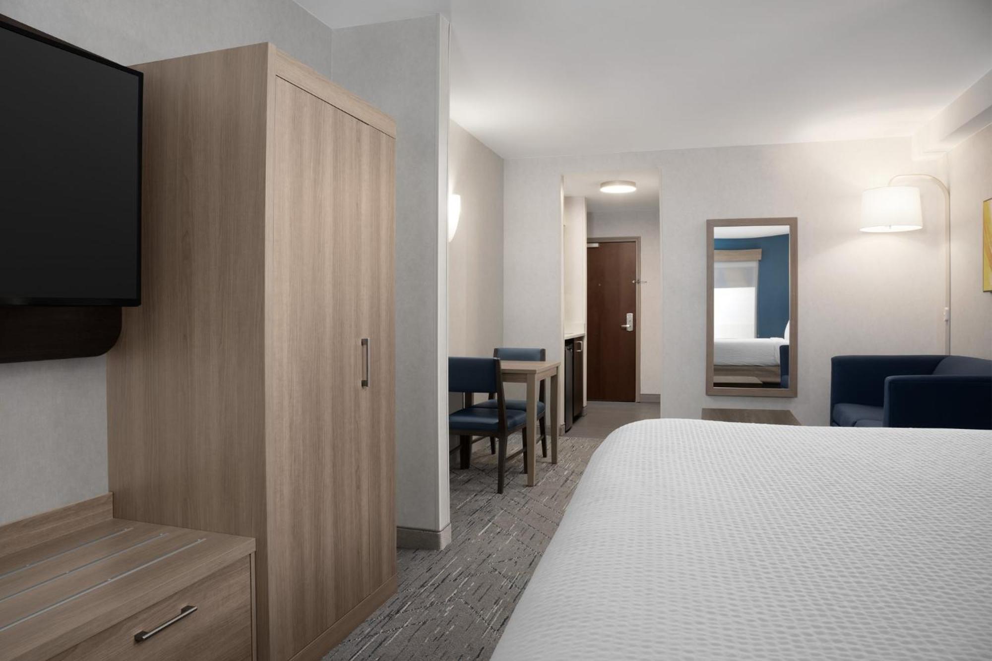 Holiday Inn Express & Suites Alexandria - Fort Belvoir By Ihg Eksteriør bilde