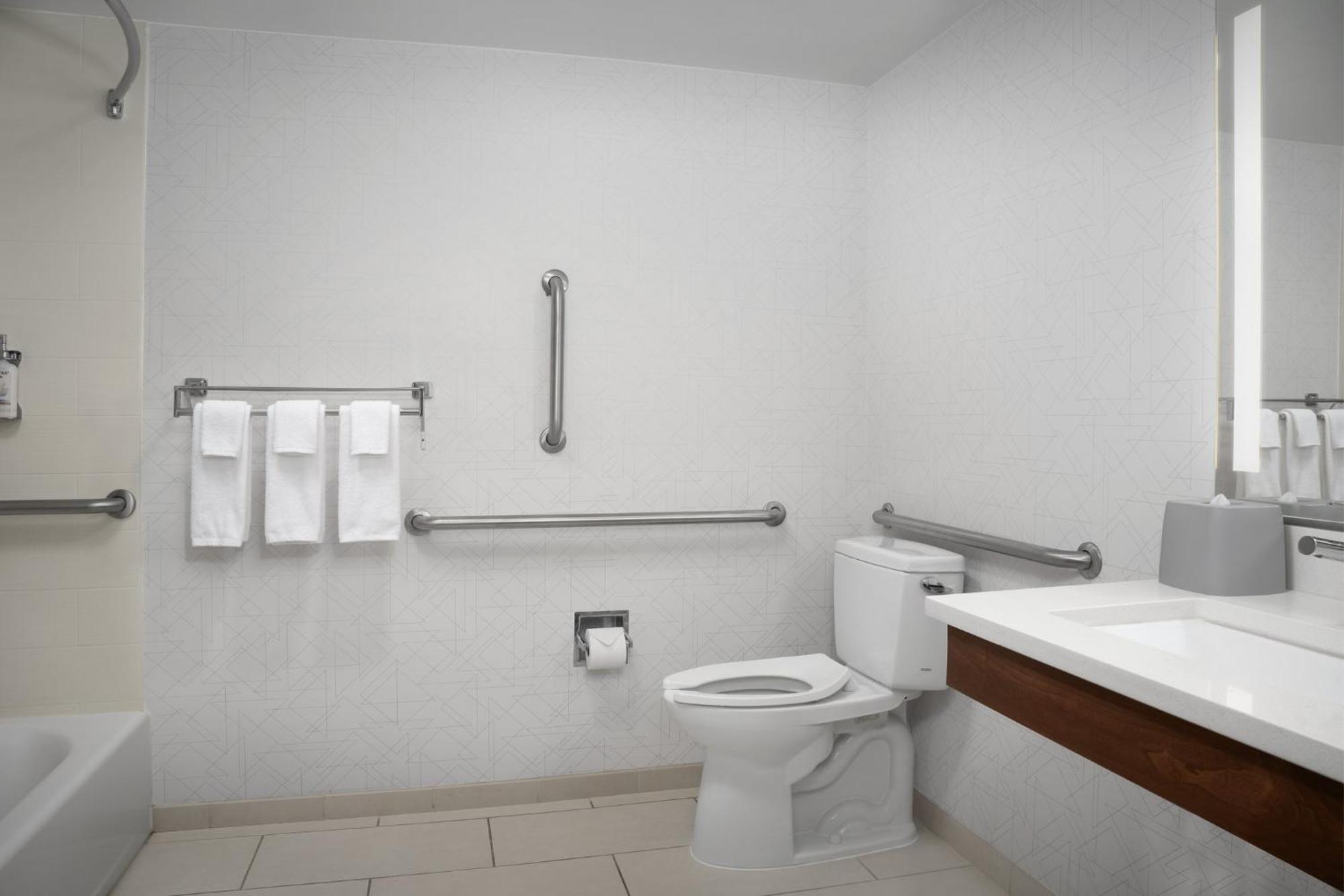 Holiday Inn Express & Suites Alexandria - Fort Belvoir By Ihg Eksteriør bilde