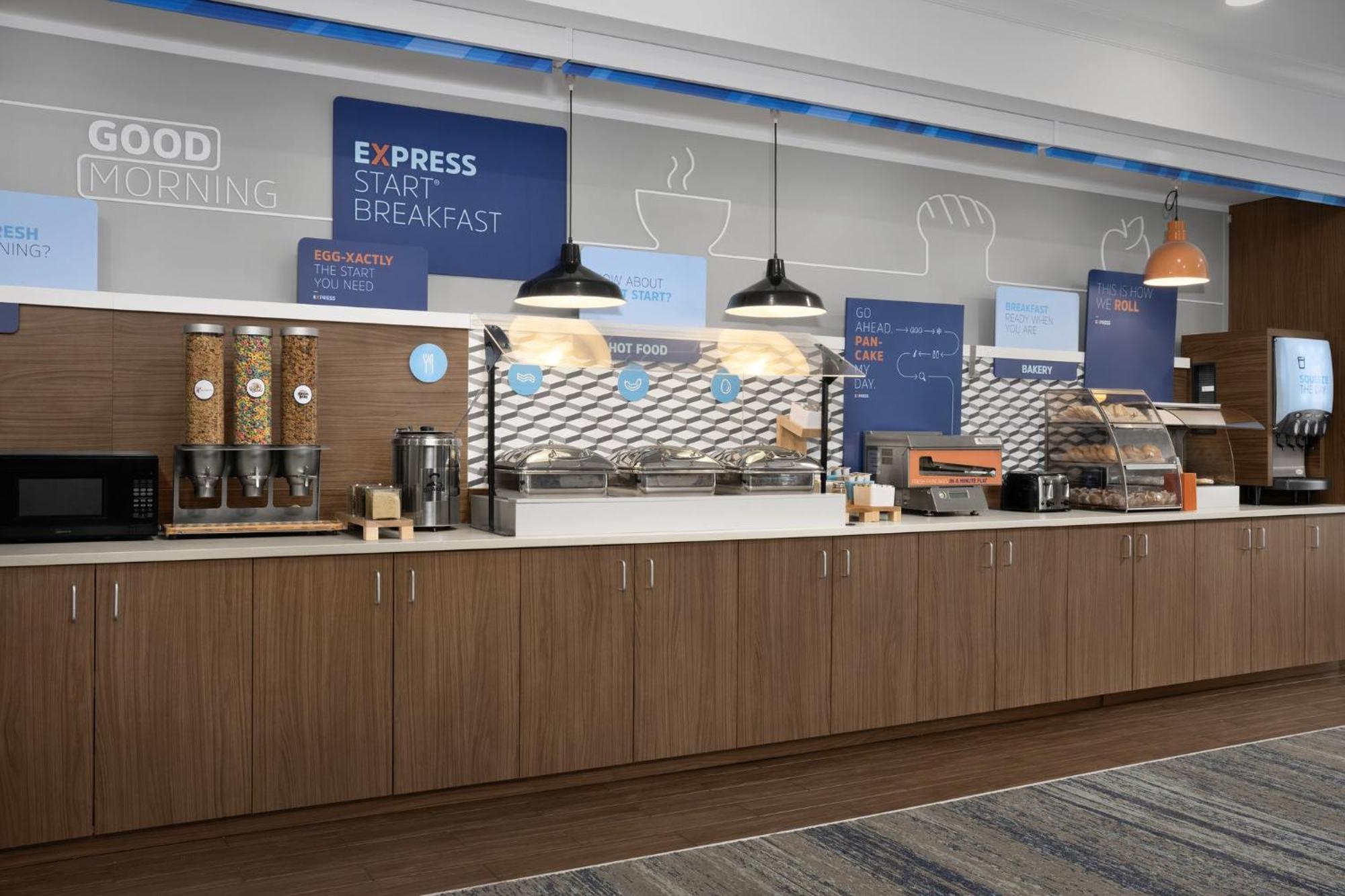Holiday Inn Express & Suites Alexandria - Fort Belvoir By Ihg Eksteriør bilde